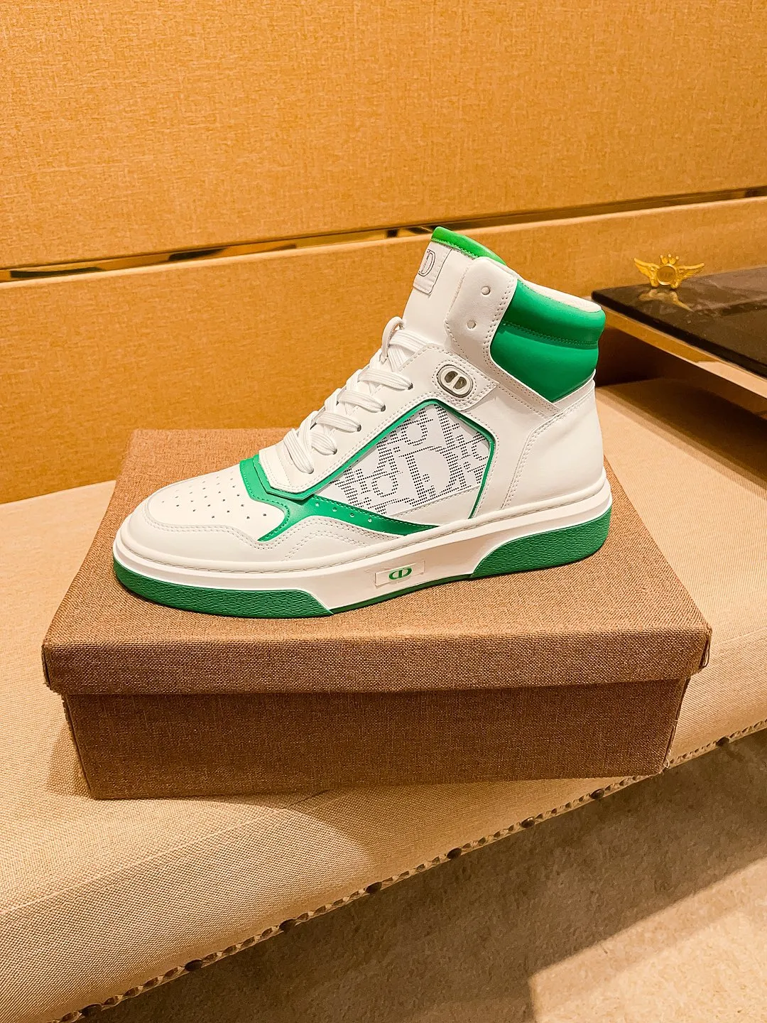 Men's shoes💰 480💰[Dior]🔥 High-end men's shoes brand official website 1:1 latest masterpiece: the upper is made of Italian imported first-layer cowhide with a comfortable and breathable lining➕original non-slip and wear-resistant outsole🔥, making walking more convenient and comfortable! An exclusive new model, a stunning work, a beautiful 1:1 replica [color] compared to the official quality! Create a fashionable personality to set off your uniqueness! A must-have for trendy men! Classic 🔥 Size: 38-44 Color: 🔥 2⃣️ colors available 🔥.